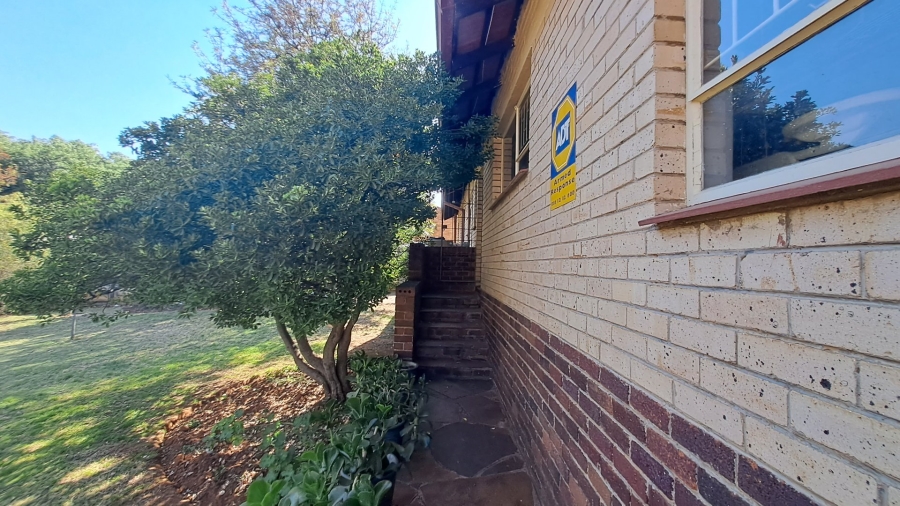 4 Bedroom Property for Sale in Pellissier Free State